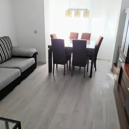 Piso Tranquilo Y Centrico De 3 *